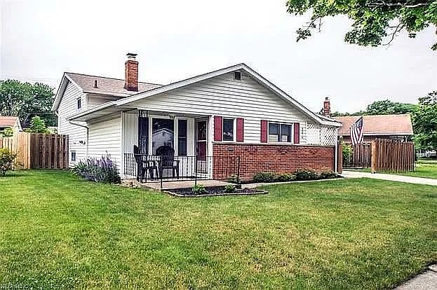 1st image of 4276 W 180th St