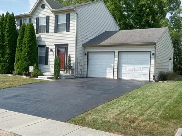 276 Drummer Dr, New Oxford, PA 17350