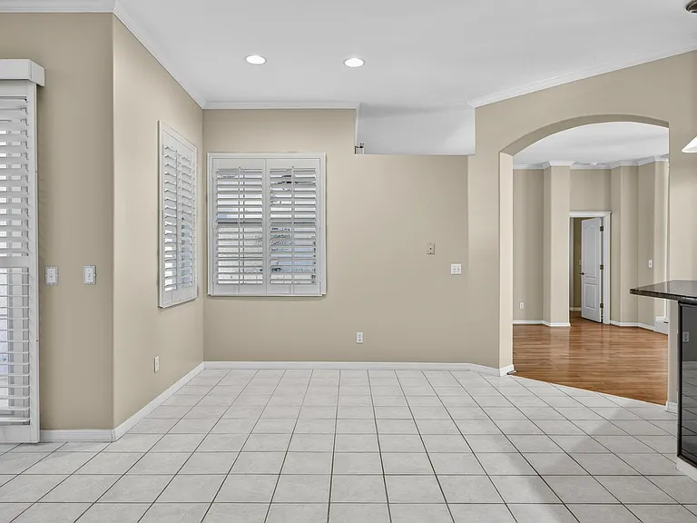 20 Woodford Ln — Photo 43