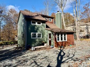 2160 Titania Rd, Tobyhanna, PA 18466