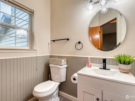 4th image of 21619 116th Street E
