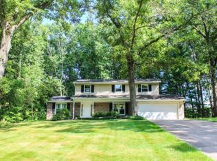 8279 Warbler Dr, Kalamazoo, MI 49009