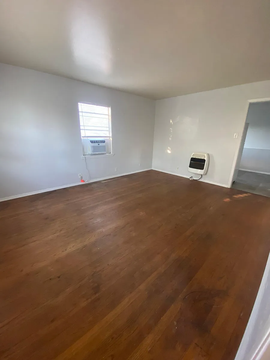Building Photo - 1108 Neff St #3