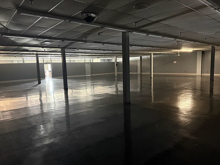 706 W Baltimore St — Photo 15