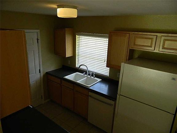 4th image of 1886 21st Pl SW