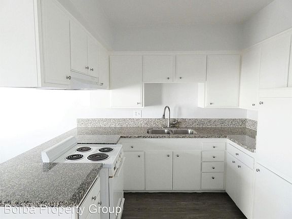 2nd image of 35 E Plymouth St APT 09