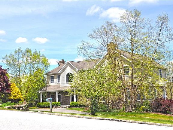 3rd image of 30 Alexander Dr