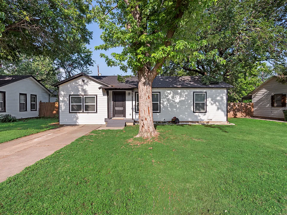 228 Harrison Ln