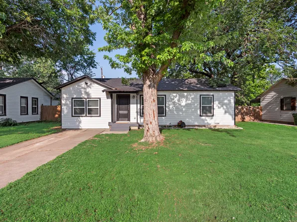 228 Harrison Ln, Hurst, TX 76053
