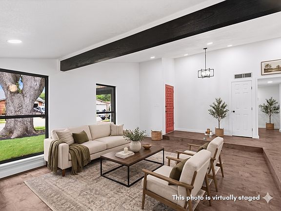 3rd image of 2619 Crestmoor Ct