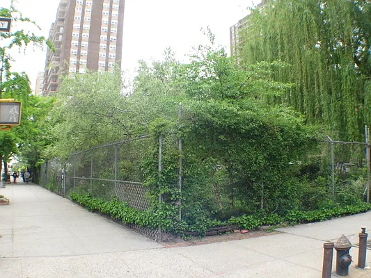 Rented by DSA Realty | media 18