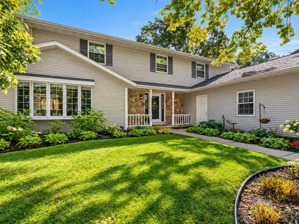 425 E Fox Run Cir, Green Bay, WI 54302