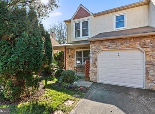 30 White Pine Ct, Lafayette Hill, PA