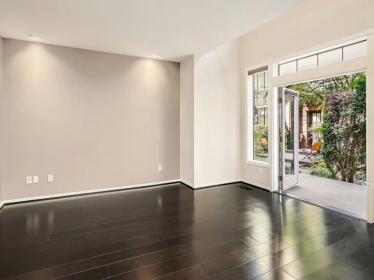 10410 NE 12th St #106 — Photo 13