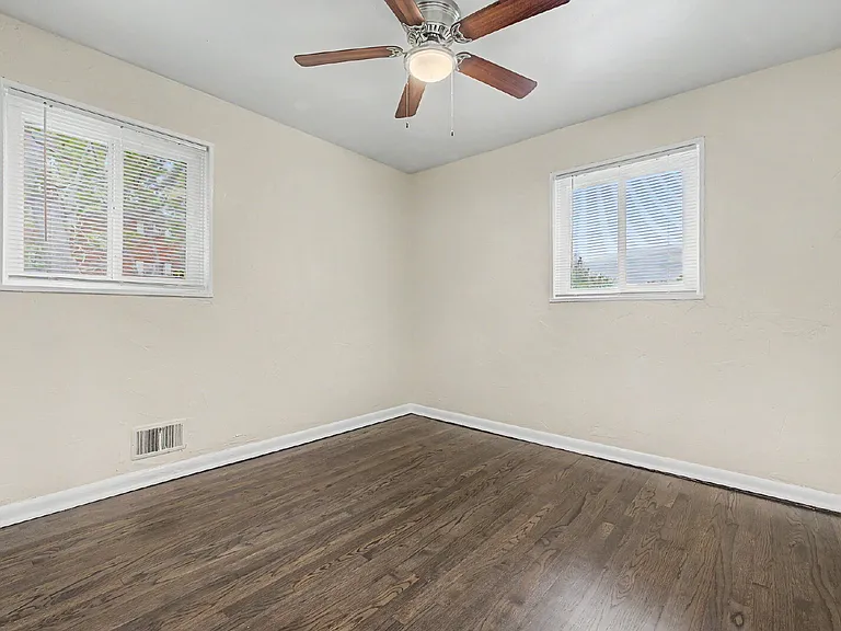1762 Chester St — Photo 18