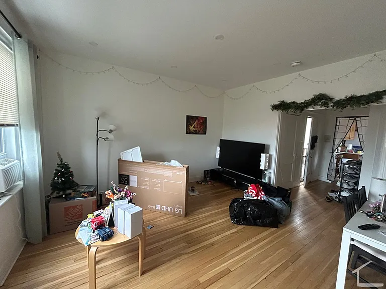 27 Mount Hood Rd #9 — Photo 1