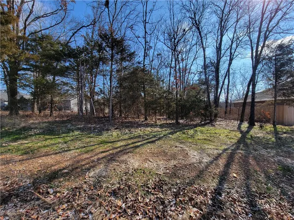 11 Holcombe Ln, Bella Vista, AR 72714