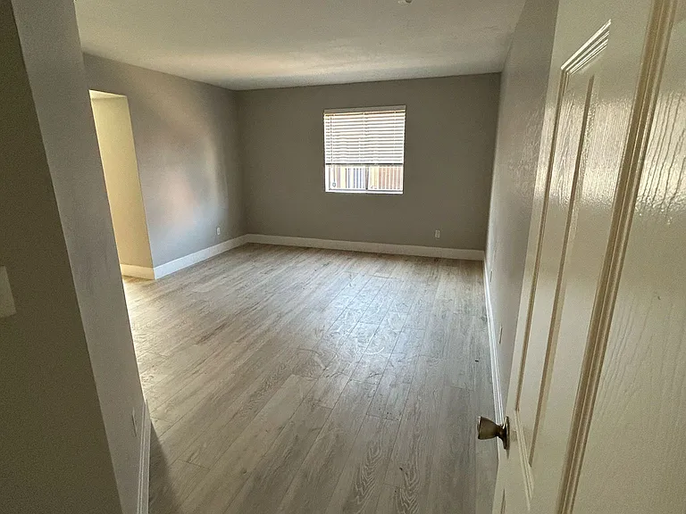 16602 N 25th St #218 — Photo 12