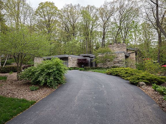3rd image of W53N440 Park Cir