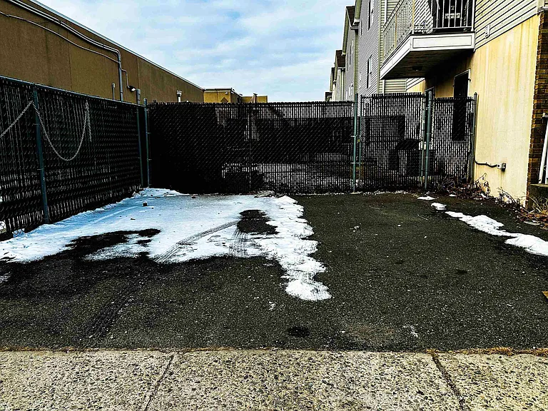 171 Clifford St #1 — Photo 24