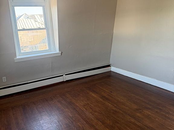 3rd image of 865 Eddy St #3R