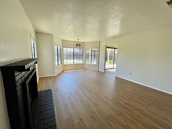 3rd image of 7573 Flower Meadow Dr