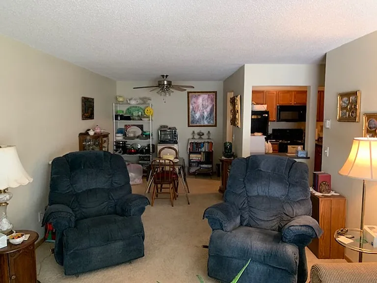 Summer Creek Apartments — Photo 22