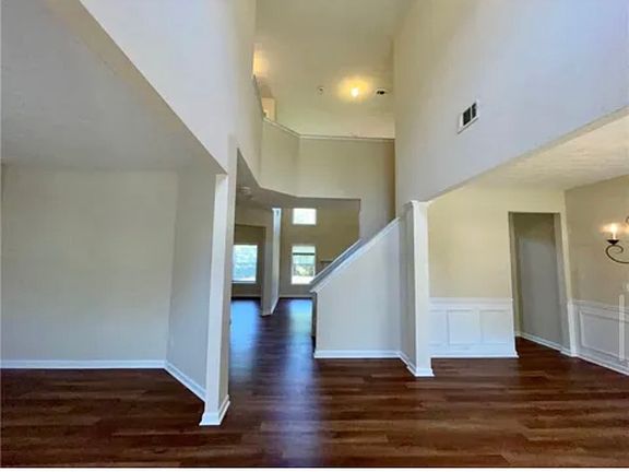 3rd image of 2274 Longmont Dr #4