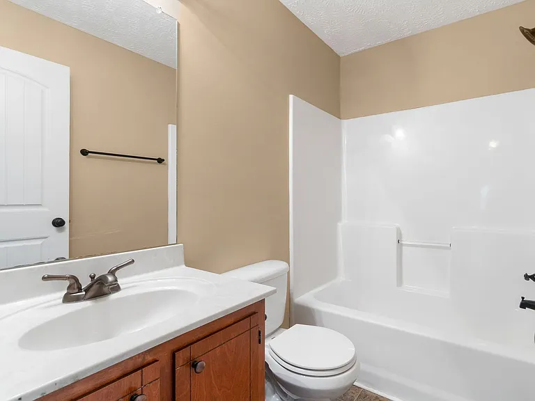 1390 Whitt Ln — Photo 20