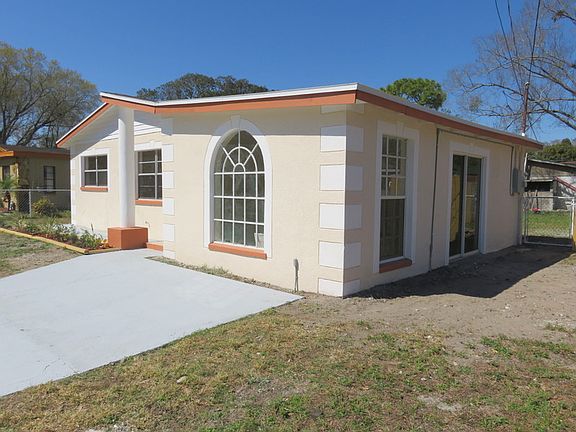 3rd image of 2424 N Ramona Cir