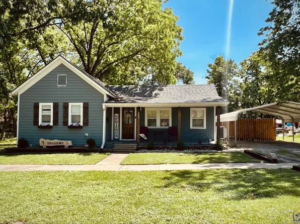 255 Holliday St, Osage City, KS 66523