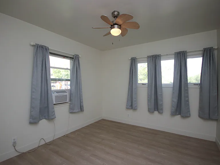 1245 Del Rey Ave — Photo 10