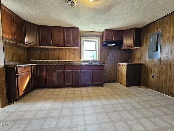 5th image of 403 N Sellers St