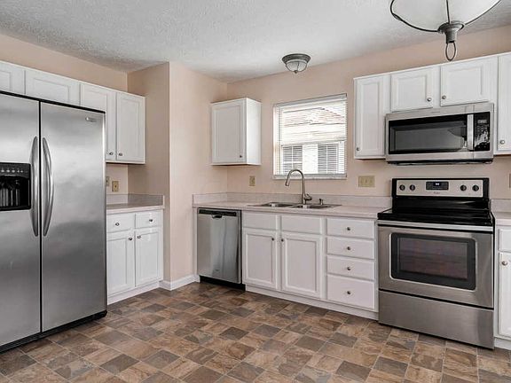 4th image of 5127 Hilliard Green Dr