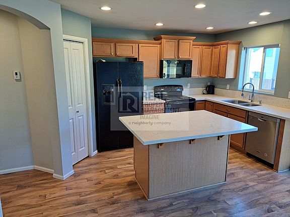 2nd image of 3125 Harrier St NE