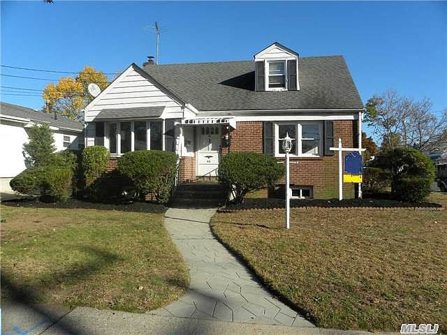 1st image of 44 Dawes Ave
