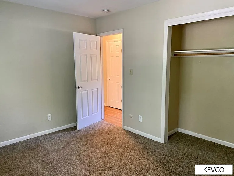 308 Briarwood Rd — Photo 10