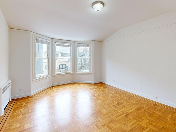 2nd image of 915 Pierce St #5118575