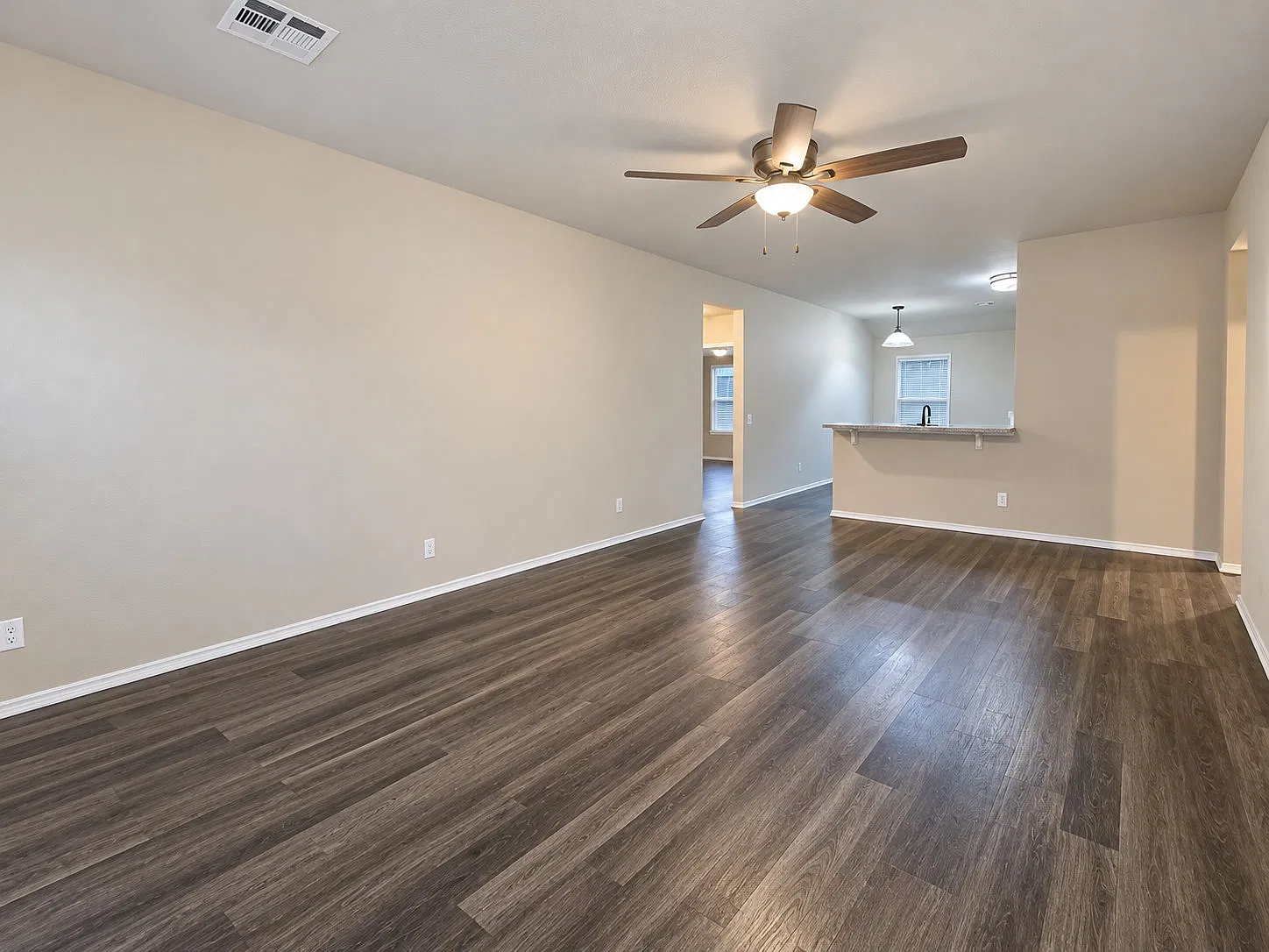 4 bed, 1450 sqft, $1,500 — Photo 2