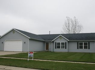 612 Tomahawk Dr, Twin Lakes, WI 53181