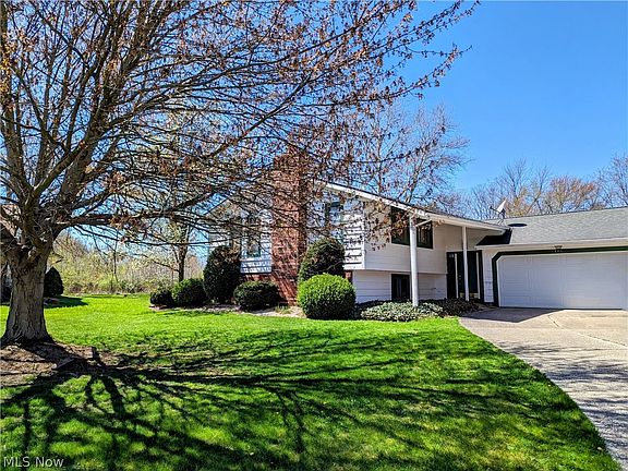 5th image of 240 Copperfield Ct