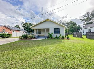 108 S Greenwood St, Geneva, AL 36340