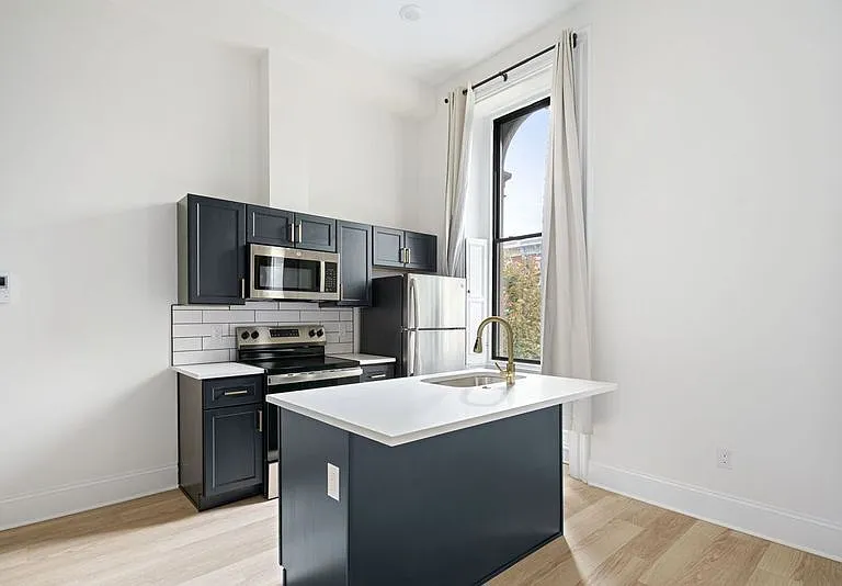 1913 Wallace St #8 — Photo 8