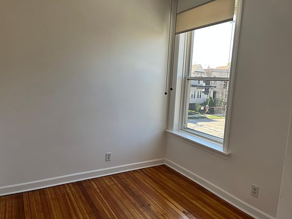 4th image of 3556 W Wrightwood Ave #2S