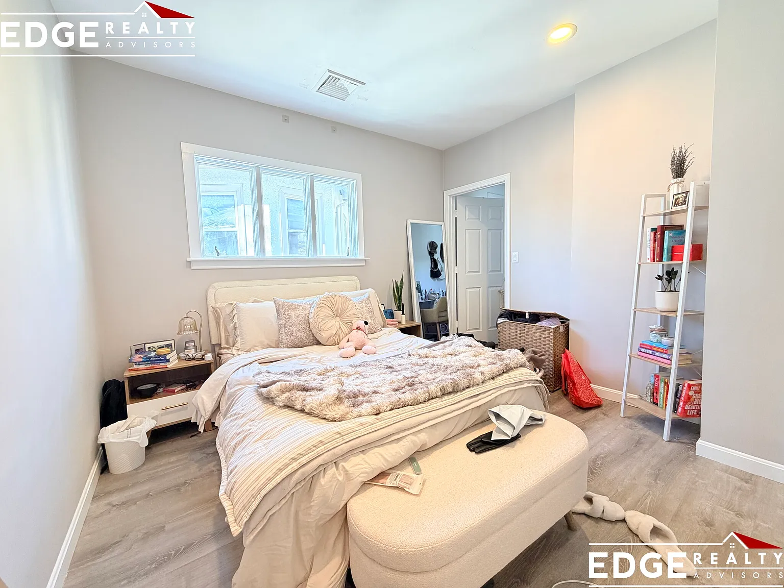 5 bed, 2000 sqft, $6,700 — Photo 3