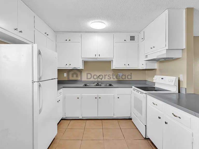 9400 Montrose Ct #31 — Photo 9