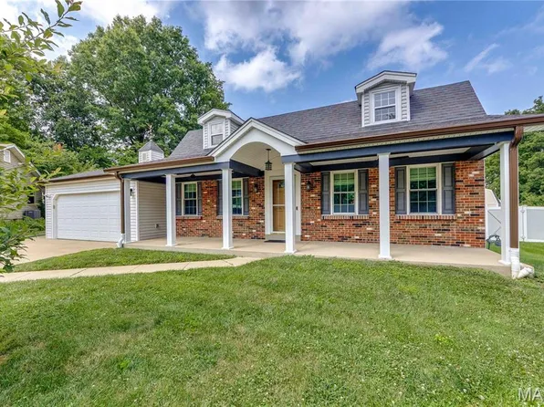 11 Victoria Sq, Saint Peters, MO 63376
