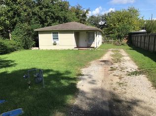 310 Harris Rd, Highlands, TX 77562