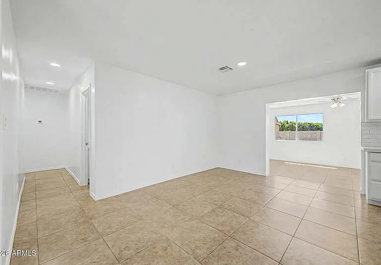 2601 E Dahlia Dr — Photo 12