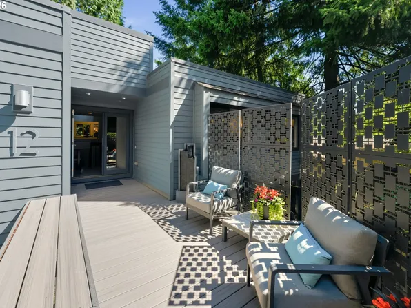 12 Partridge Ln, Lake Oswego, OR 97035